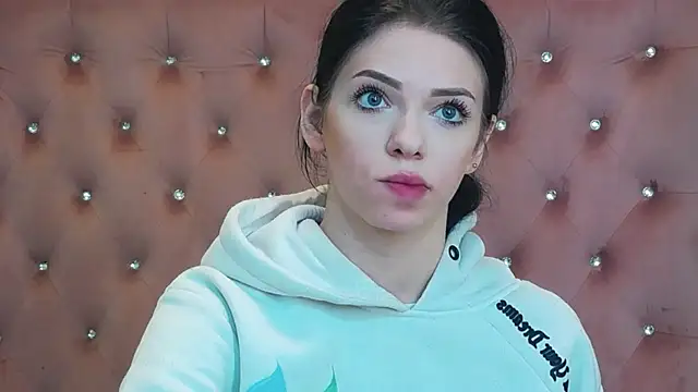 PeachyElla26 online show from 02-20-26, 10:39