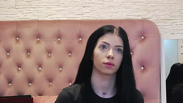 PeachyElla26 online show from 02-12-26, 05:40