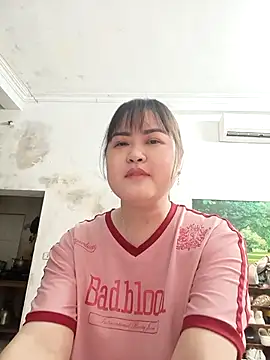 Snapshot of Kee-kimlee chatting on 05-15-26, 02:31 Kee-kimlee online show from 05-15-26, 02:31