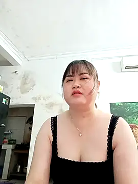 Snapshot of Kee-kimlee chatting on 04-19-26, 09:28 Kee-kimlee online show from 04-19-26, 09:28