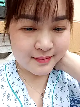 Snapshot of Kee-kimlee chatting on 05-10-26, 03:32 Kee-kimlee online show from 05-10-26, 03:32