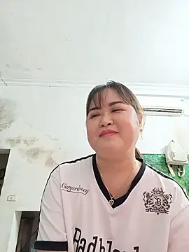 Snapshot of Kee-kimlee chatting on 06-11-26, 02:53 Kee-kimlee online show from 06-11-26, 02:53