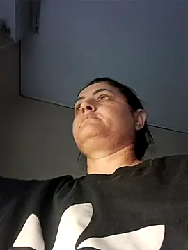 Snapshot of Sony28v chatting on 03-27-26, 08:26 Sony28v online show from 03-27-26, 08:26