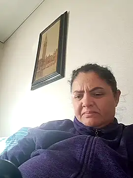 Snapshot of Sony28v chatting on 05-16-26, 05:39 Sony28v online show from 05-16-26, 05:39