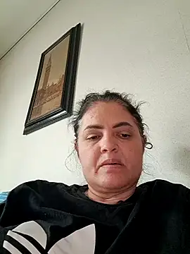 Snapshot of Sony28v chatting on 04-16-26, 05:41 Sony28v online show from 04-16-26, 05:41