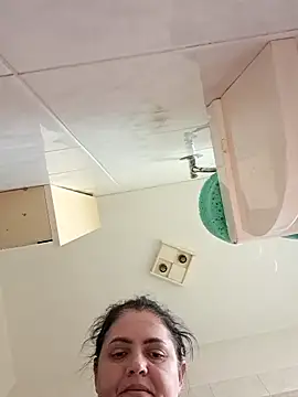 Snapshot of Sony28v chatting on 04-06-26, 05:52 Sony28v online show from 04-06-26, 05:52