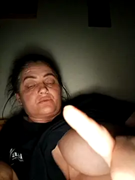 Snapshot of Sony28v chatting on 04-10-26, 06:37 Sony28v online show from 04-10-26, 06:37