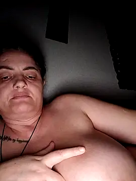 Snapshot of Sony28v chatting on 03-05-26, 05:42 Sony28v online show from 03-05-26, 05:42