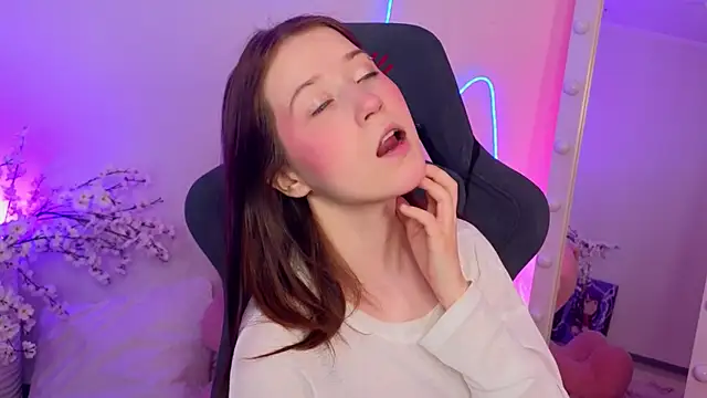 MmollyMay online show from 04-18-26, 10:28