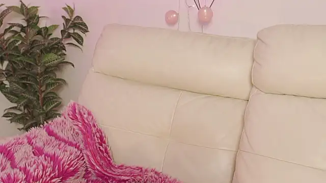 Snapshot of Shopie_Colucci chatting on 03-02-26, 09:44 Shopie Colucci online show from 03-02-26, 09:44