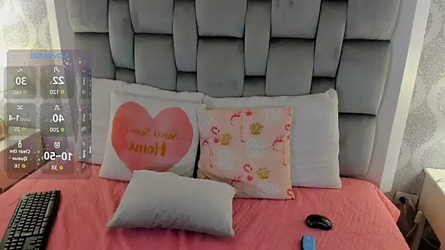 Snapshot of keiira_foxxx chatting on 05-12-26, 11:27 keiira foxxx online show from 05-12-26, 11:27