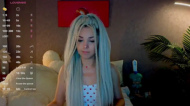 Snapshot of Sonya-Love chatting on 05-27-26, 08:16 Sonya-Love online show from 05-27-26, 08:16