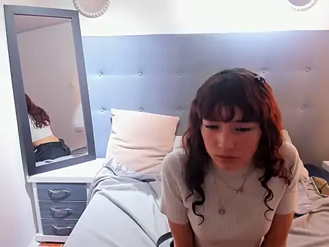 Snapshot of Lola_lopezx chatting on 02-10-26, 08:41 Lola lopezx online show from 02-10-26, 08:41