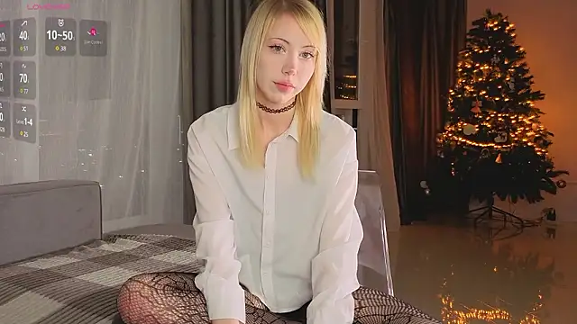 Snapshot of UWU_flower chatting on 02-18-26, 02:02 UWU flower online show from 02-18-26, 02:02