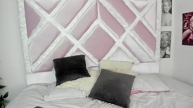 Snapshot of luxx_11 chatting on 04-29-26, 04:55 luxx 11 online show from 04-29-26, 04:55