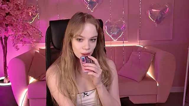 Snapshot of AmyNox chatting on 02-15-26, 09:08 AmyNox online show from 02-15-26, 09:08