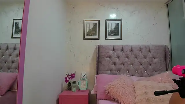 Snapshot of LuciadelaVega chatting on 02-26-26, 11:32 LuciadelaVega online show from 02-26-26, 11:32