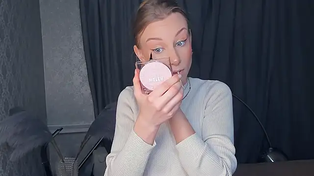 Snapshot of CarmenLipkin chatting on 02-22-26, 10:00 CarmenLipkin online show from 02-22-26, 10:00