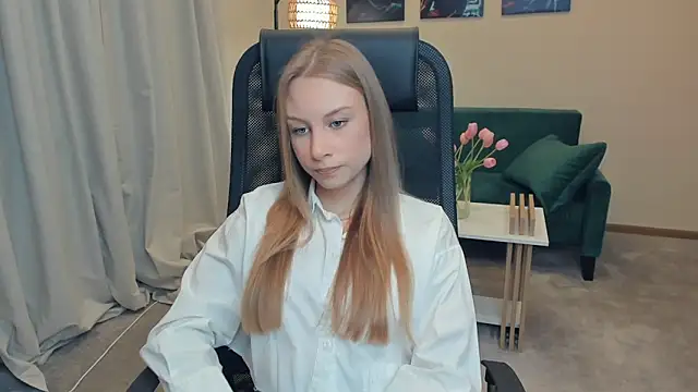 Snapshot of CarmenLipkin chatting on 02-12-26, 02:28 CarmenLipkin online show from 02-12-26, 02:28