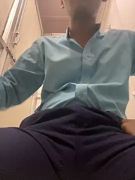 Snapshot of Dazzling_dude chatting on 02-22-26, 06:20 Dazzling dude online show from 02-22-26, 06:20