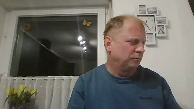 Snapshot of Demik71 chatting on 03-27-26, 11:27 Demik71 online show from 03-27-26, 11:27