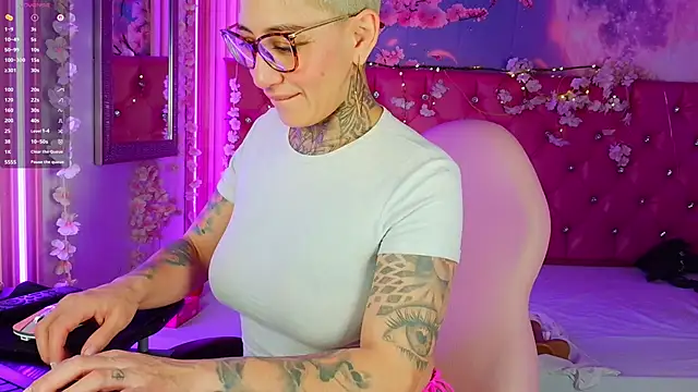 Everlyn sexx online show from 05-27-26, 02:35