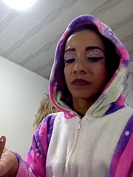 Snapshot of Max_and_anny chatting on 04-02-26, 03:35 Max and anny online show from 04-02-26, 03:35