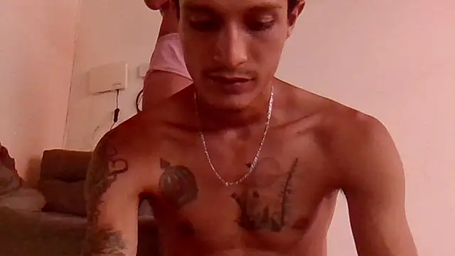 Snapshot of Max_and_anny chatting on 04-13-26, 03:16 Max and anny online show from 04-13-26, 03:16