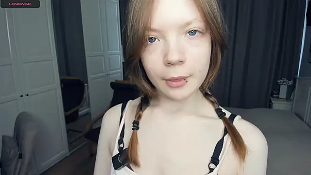 LavenderMitten online show from 06-19-26, 05:35