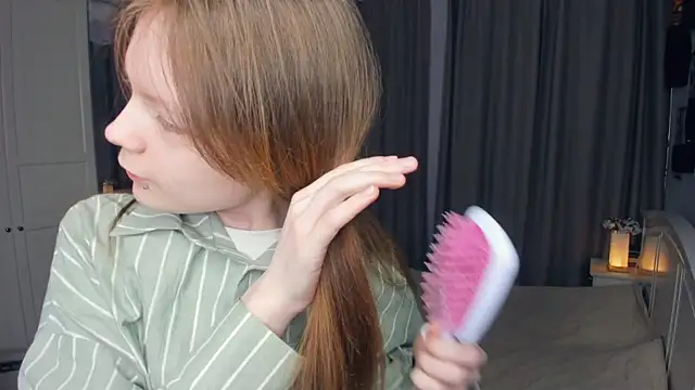 LavenderMitten online show from 04-06-26, 05:52