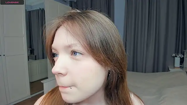 LavenderMitten online show from 04-12-26, 06:05