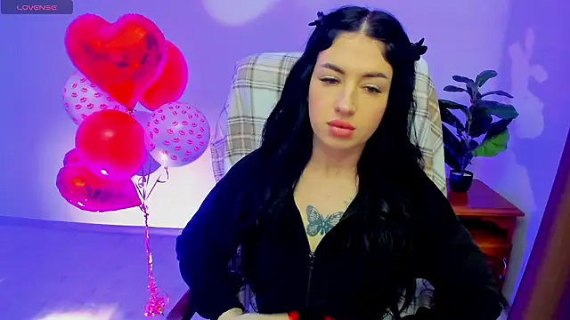 Snapshot of milanasky5 chatting on 02-12-26, 02:06 milanasky5 online show from 02-12-26, 02:06