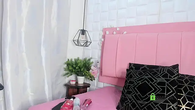  Victoria milf  online show from 04-04-26, 07:42