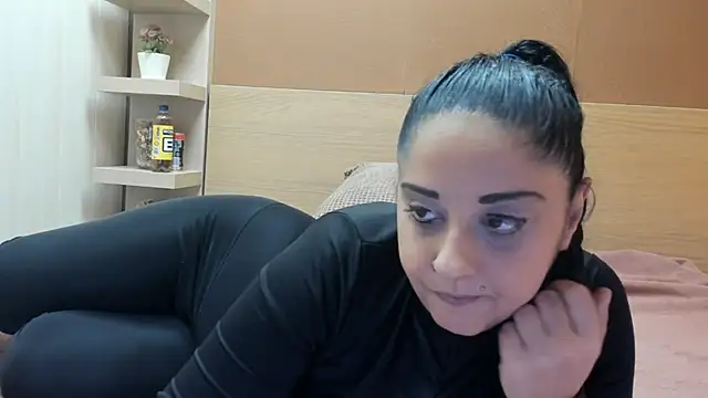 PinkyTwerkyX online show from 12-14-25, 01:17