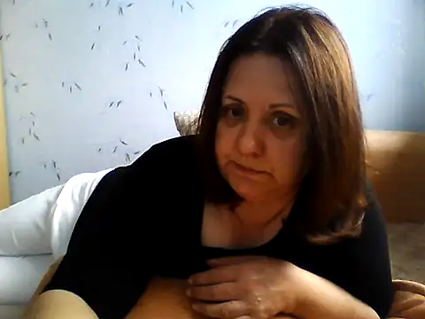 LockyCharm111 online show from 06-15-26, 03:12