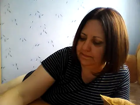 LockyCharm111 online show from 07-21-26, 04:36