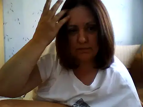 LockyCharm111 online show from 06-26-26, 04:57