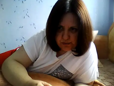 LockyCharm111 online show from 05-17-26, 09:31