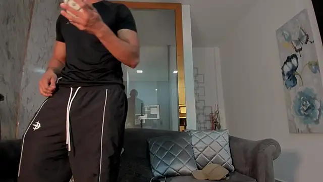 Maik Mejia online show from 02-16-26, 09:02