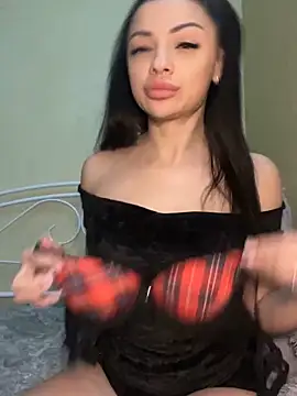 Snapshot of Layana_Ro chatting on 02-21-26, 05:15 Layana Ro online show from 02-21-26, 05:15