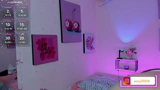 AnnyCotton online show from 07-17-26, 07:33