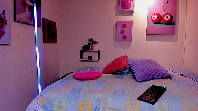 Snapshot of AnnyCotton chatting on 02-13-26, 07:47 AnnyCotton online show from 02-13-26, 07:47