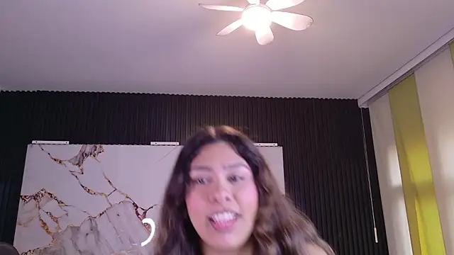 Snapshot of Sophie19__ chatting on 03-19-26, 12:27 Sophie19 online show from 03-19-26, 12:27