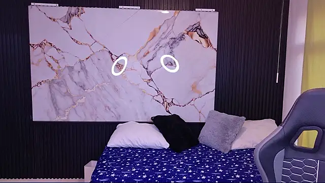 Snapshot of Sophie19__ chatting on 03-12-26, 12:20 Sophie19 online show from 03-12-26, 12:20