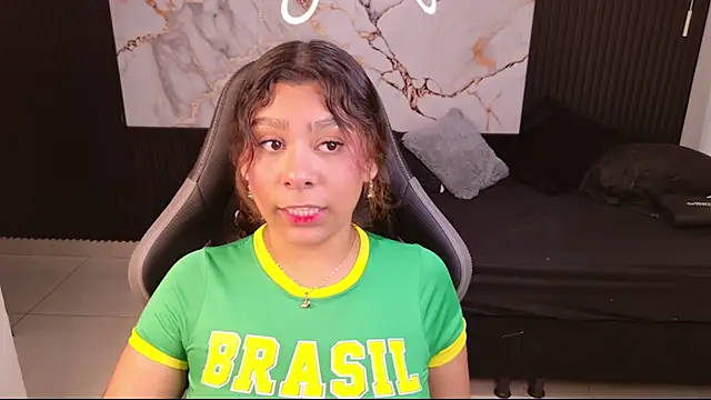 Snapshot of Sophie19__ chatting on 03-05-26, 12:13 Sophie19 online show from 03-05-26, 12:13