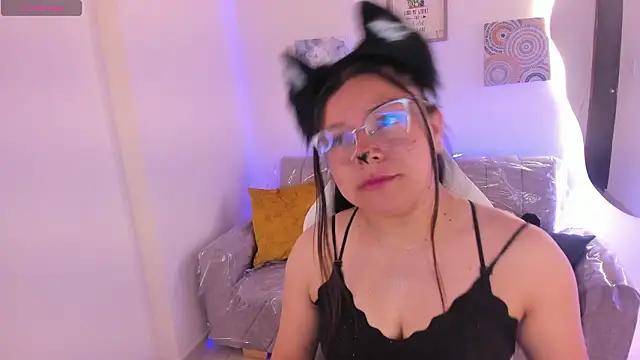 Snapshot of Afrodita_rouss chatting on 02-27-26, 08:52 Afrodita rouss online show from 02-27-26, 08:52