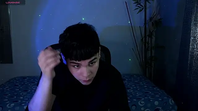 Snapshot of eithan_jonnes chatting on 02-24-26, 09:59 eithan jonnes online show from 02-24-26, 09:59