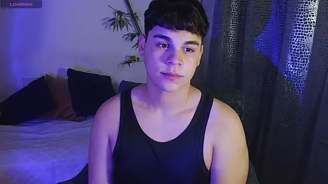 Snapshot of eithan_jonnes chatting on 02-21-26, 08:44 eithan jonnes online show from 02-21-26, 08:44