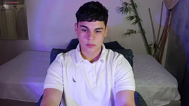 Snapshot of eithan_jonnes chatting on 02-19-26, 11:12 eithan jonnes online show from 02-19-26, 11:12