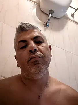 Snapshot of raysexy81 chatting on 06-24-26, 04:00 raysexy81 online show from 06-24-26, 04:00